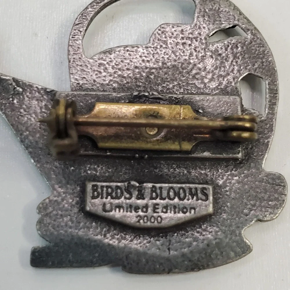 Birds & Blooms 2000 Limited Edition Watering Can with Flowers Garden Pin Brooch